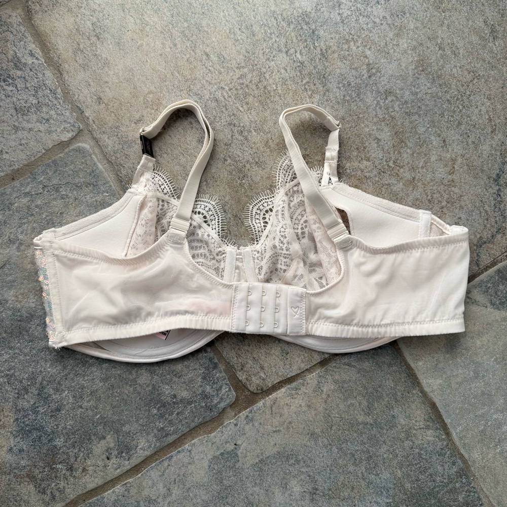 Victoria's Secret Dream Angels Push-up 38DD Cream‎ Lace Sequin Underwire Bra - Picture 2 of 3